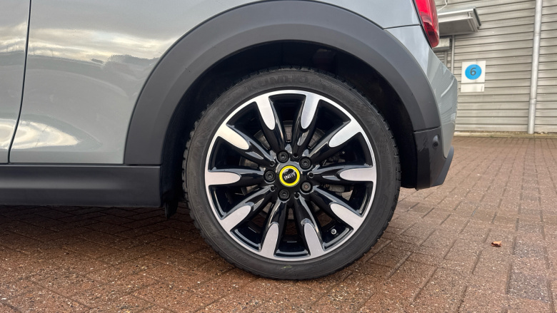 MINI Hatchback 135kW Cooper S Level 3 33kWh 3dr Auto Electric Hatchback